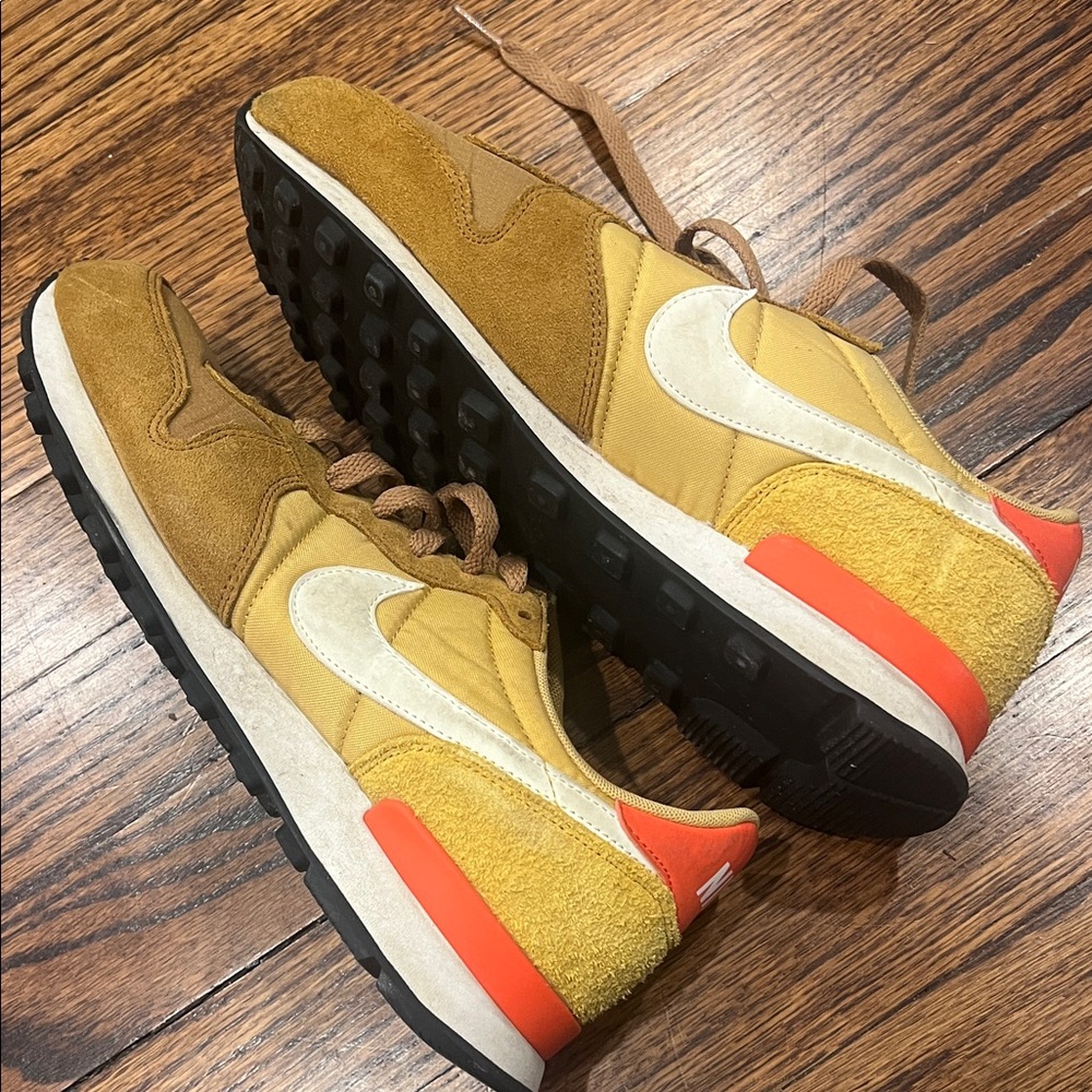 Nike internationalist Mustard and Orange Sneakers - Picture 4 of 7